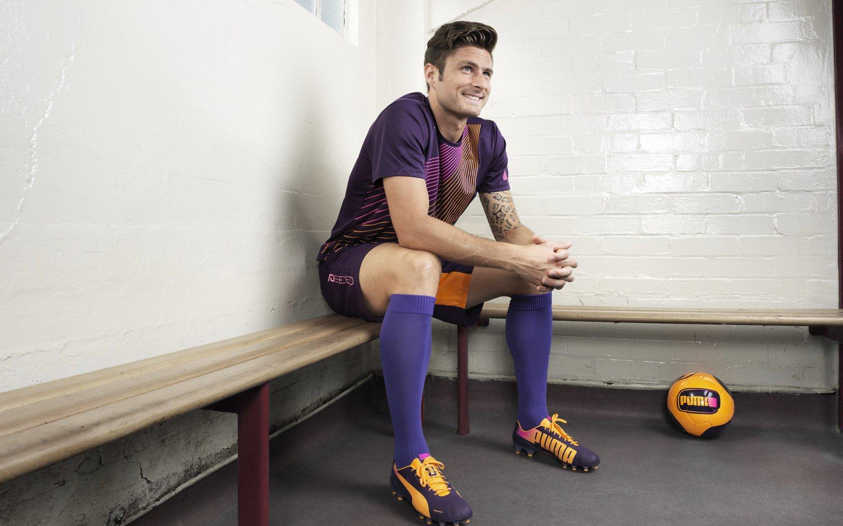 FIFA革新赛事版图，迷你世界杯震撼登场，48强分12组激战，国足与喀麦隆同组引瞩目，邵佳一迎执教首秀